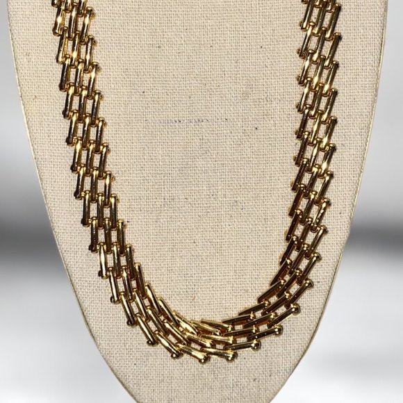 Gold Tone Necklace Chocker 18 inches Long Heavy grid design - Picture 4 of 5